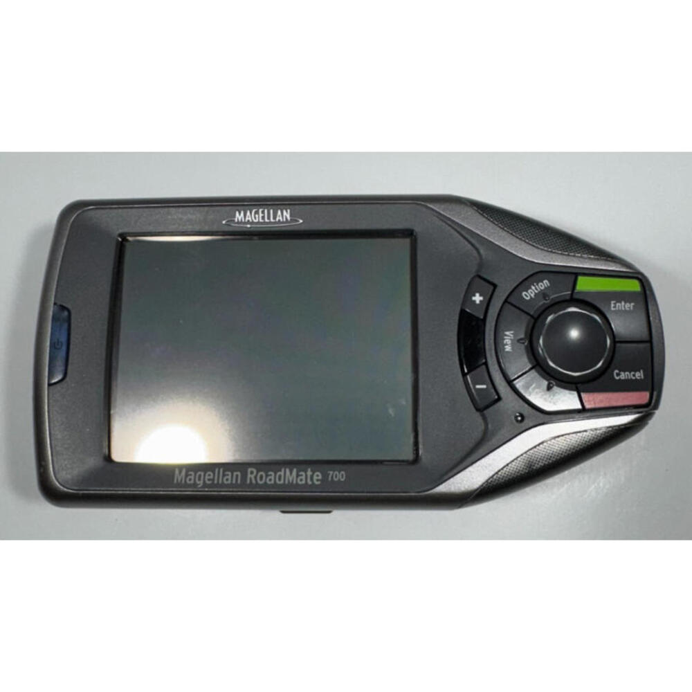 Magellan Roadmate 700 Wireless 3" LCD Touchscreen Portable GPS Navigator w/ Bag